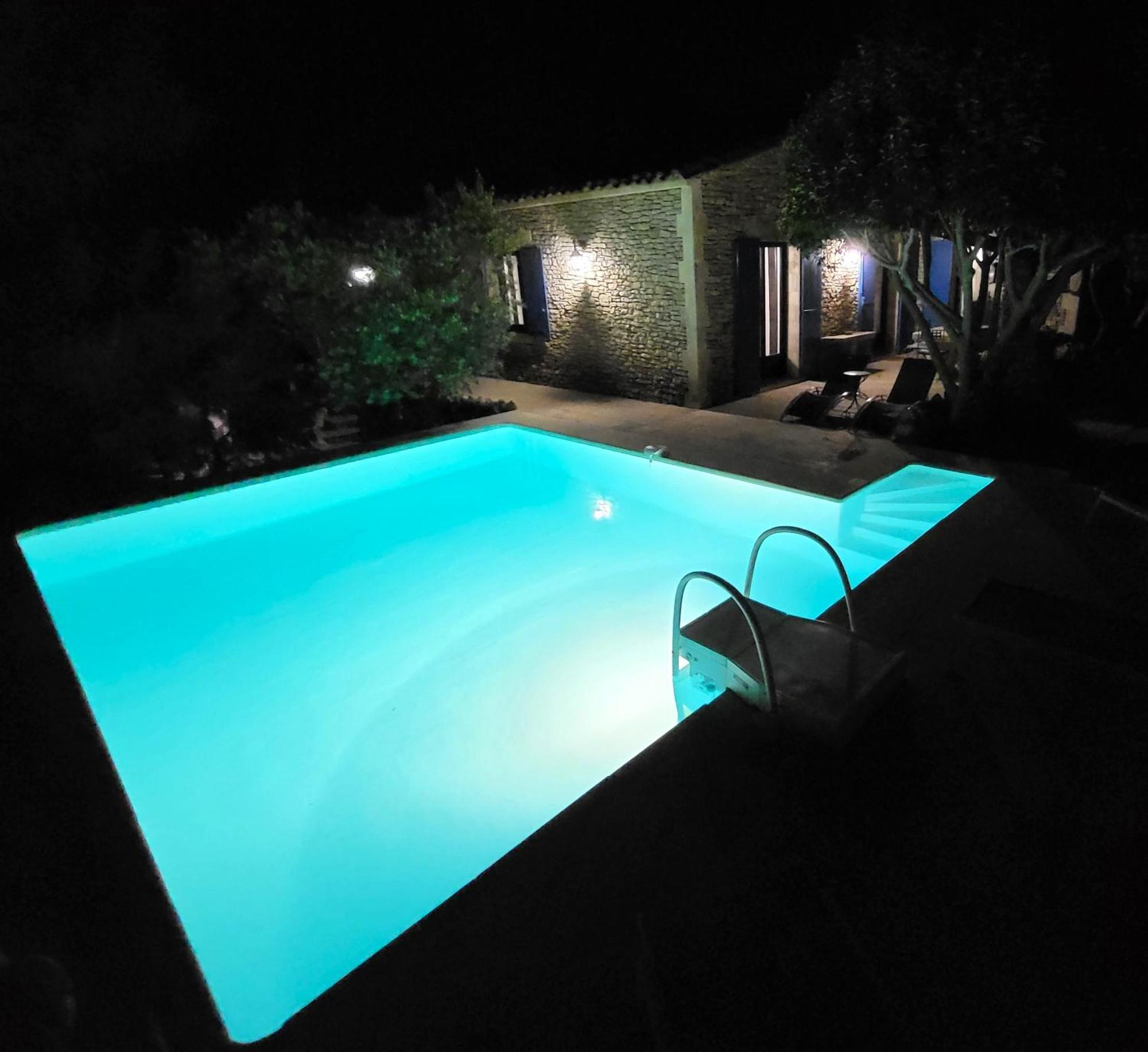 "La Massette Du Cheval Blanc" Villa De Caractere En Pierre リル・シュル・ラ・ソルギュ エクステリア 写真